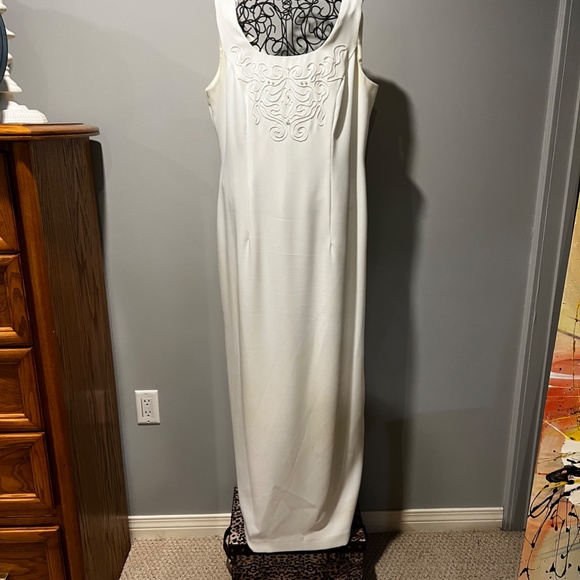 BEAUTIFUL GOWN & JACKET - Picture 2 of 10